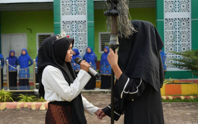 Hidupkan Kisah Calon Arang, Siswa XII MIPA 4 MAN 2 Labura Tampilkan Seni, Budaya, dan Karakter