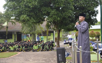 Pembiasaan Kultum Jum'at, Siswa MAN 2 Labura Sampaikan Keutamaan Doa