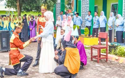 Pesona Drama Bahasa Inggris Kelas X MIPA 1 TKJ dalam Kisah “Snow White and the Seven Dwarfs”